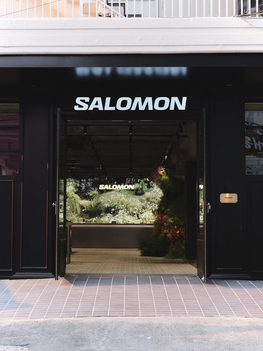 성수에서 힙한 신발 사려면 어디로 가요? 살로몬. | 