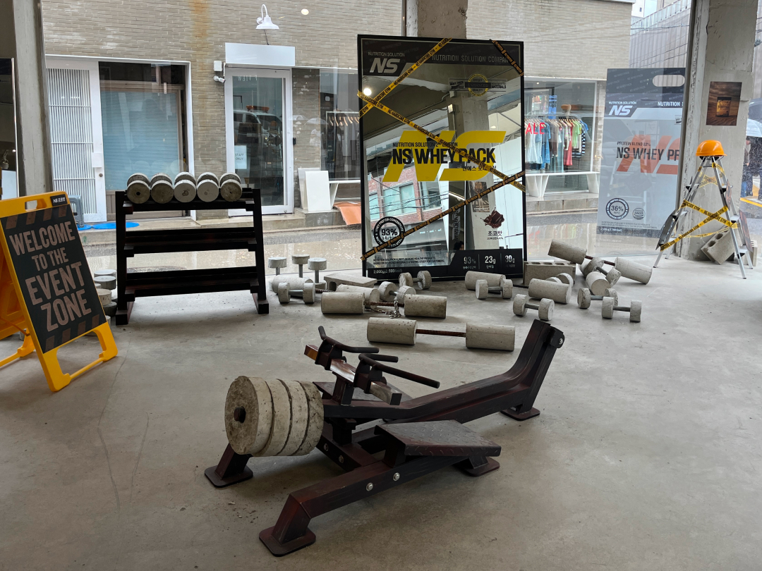 회원님, 오늘은 중량 치고 프로틴까지 가져가 보실게요 |