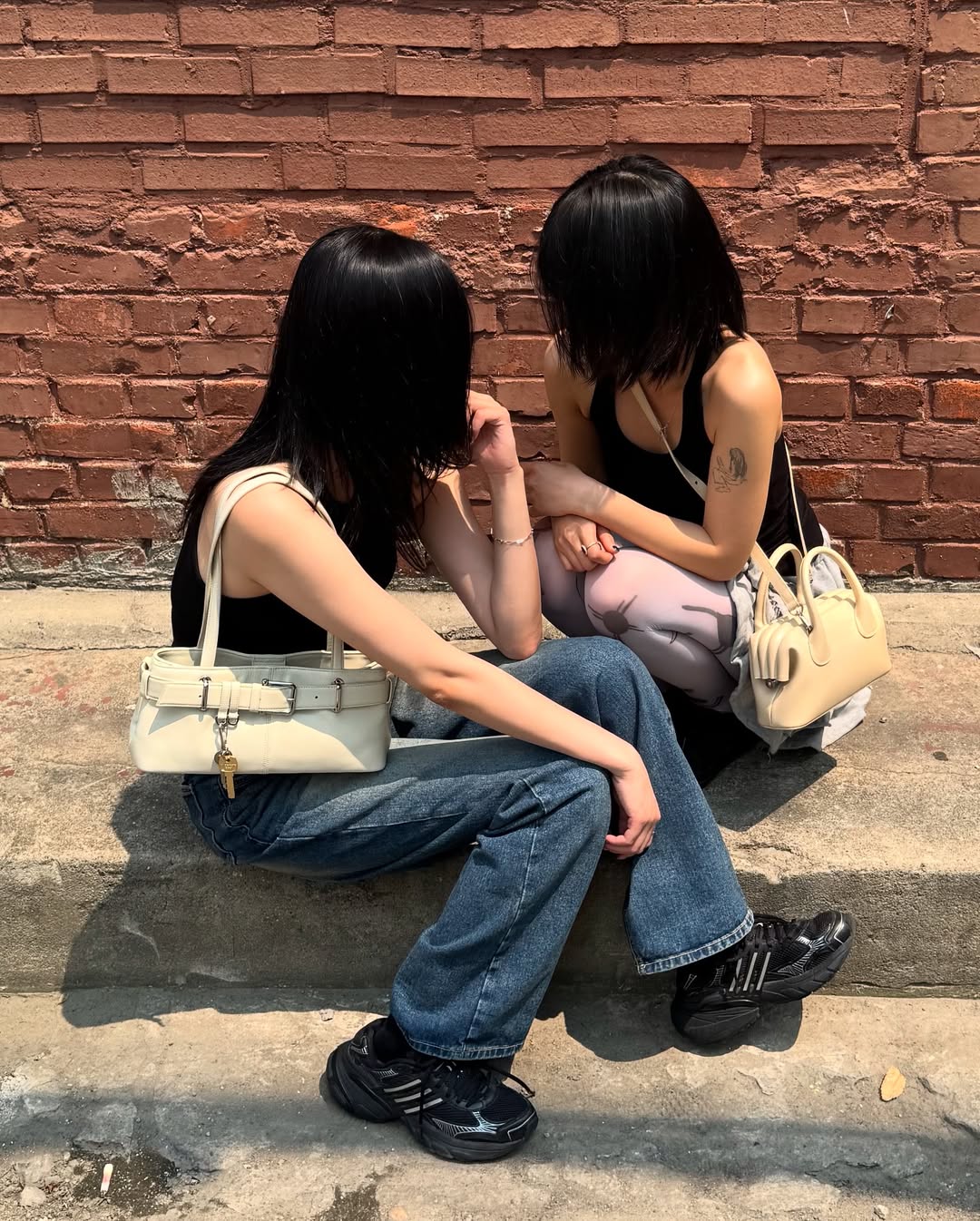 성수에서는 어깨에 무드를 메요, 성수 가방 쇼룸 5 |