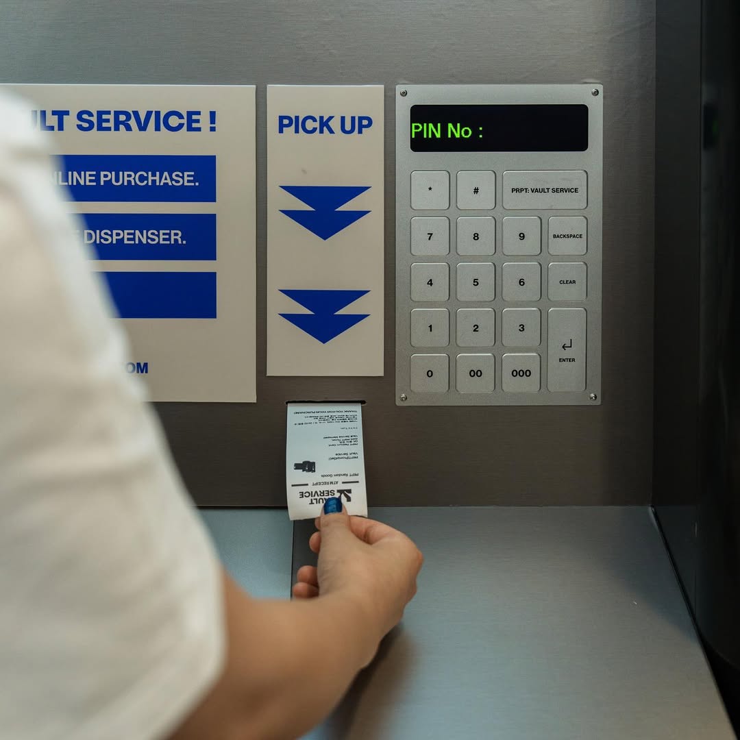 “작품을 인출하세요” 다시 돌아온 은행 컨셉 전시! |