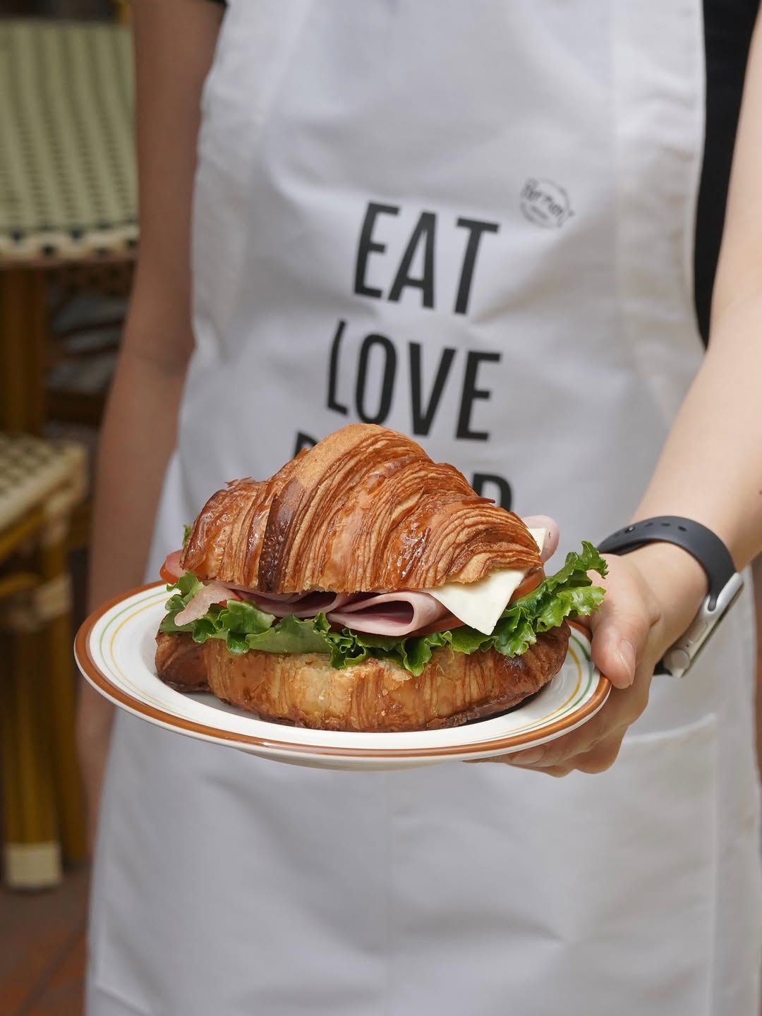 리뷰만 3천 개. 성수 빵지순례 필수 스팟 7 |