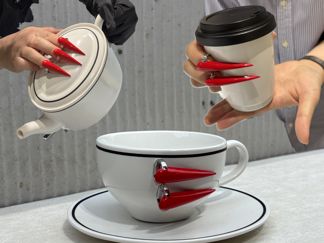 어머, 네일 어디서 했어? '누플랏.' | 