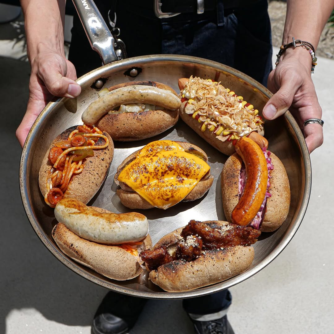 오늘의 브런치 메뉴는 뭔가요? 소시지번입니다. | 